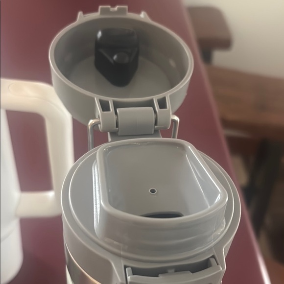 Stanley Insulated Travel Mug Set - Green, White, Blue and Iced Blue - Picture 6 of 10